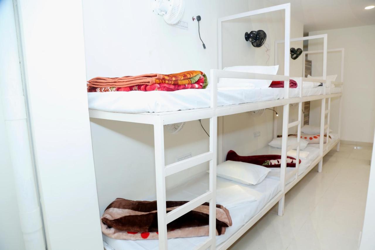The Charlie'S Hostel 뉴델리 외부 사진