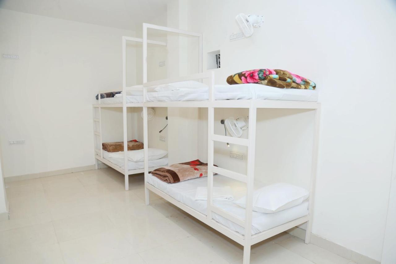 The Charlie'S Hostel 뉴델리 외부 사진